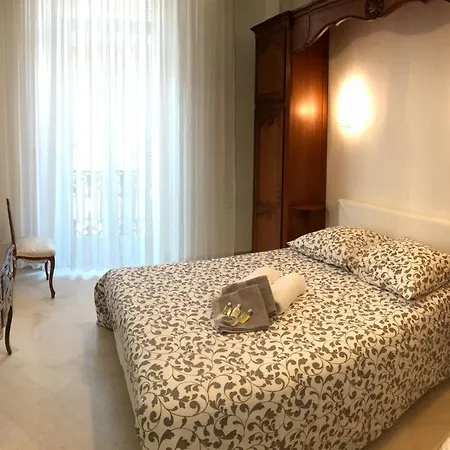 Two-bedroom Felix Faure - 40a *