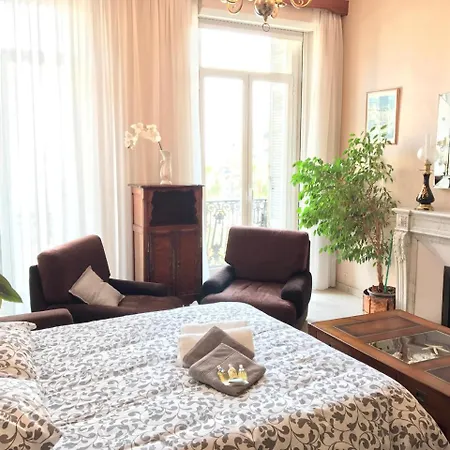 Two-bedroom Felix Faure - 40a *