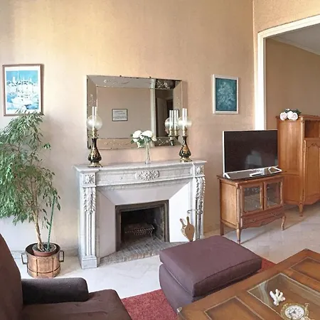 Апартаменты Two-bedroom Felix Faure - 40a